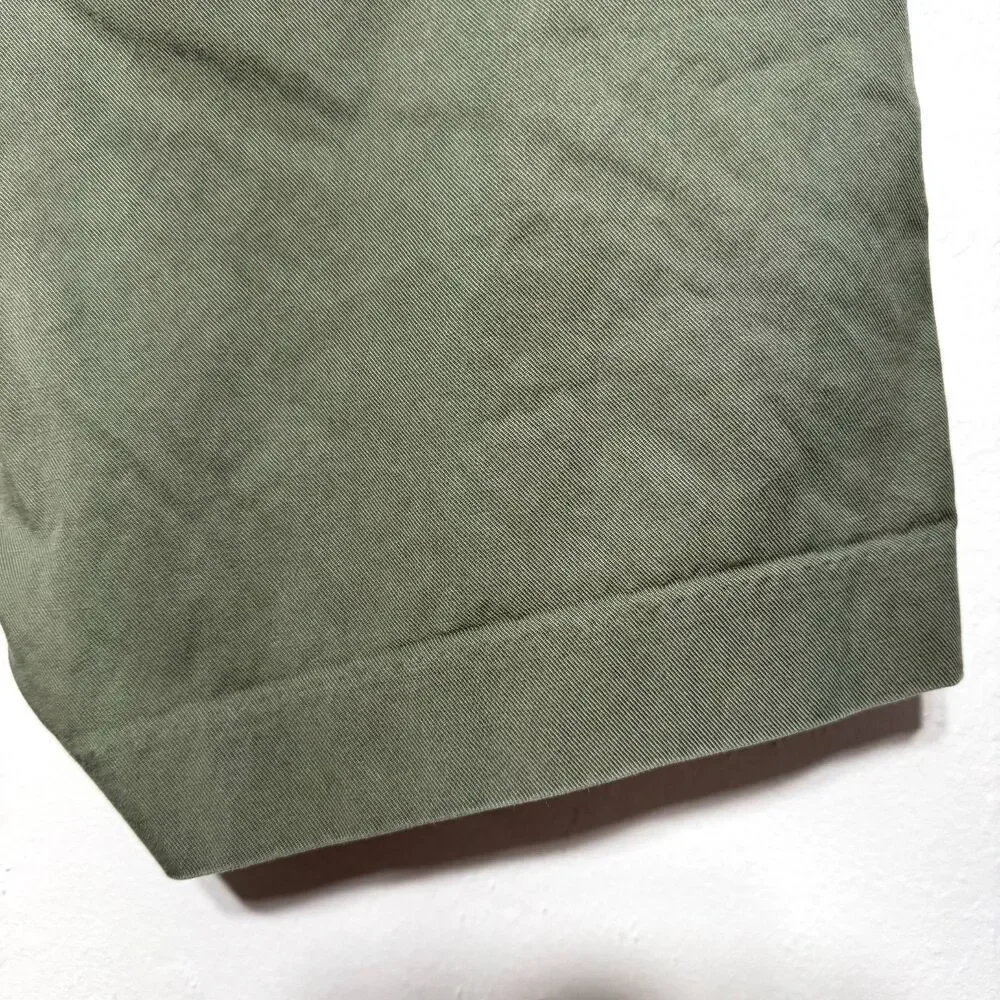 Banana Republic Shorts Y2K Khaki Green Modest Mid Rise 5 in Inseam Women sz 2